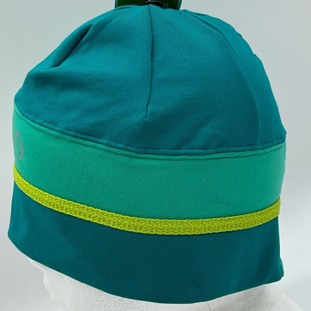 NWT Brooks Moving Comfort "Just Right Beanie" OSFA Running Hat Cap NWT